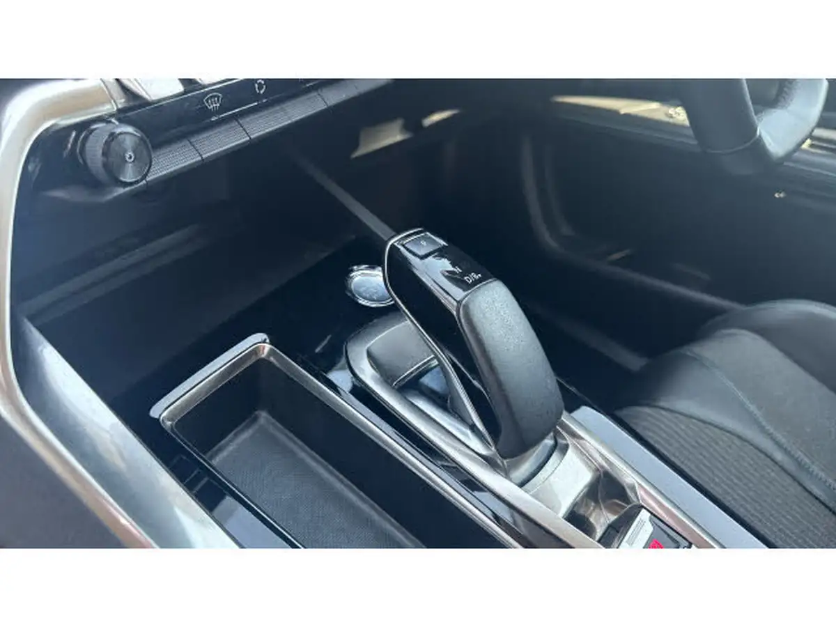 2021-peugeot-3008-suv-big-12