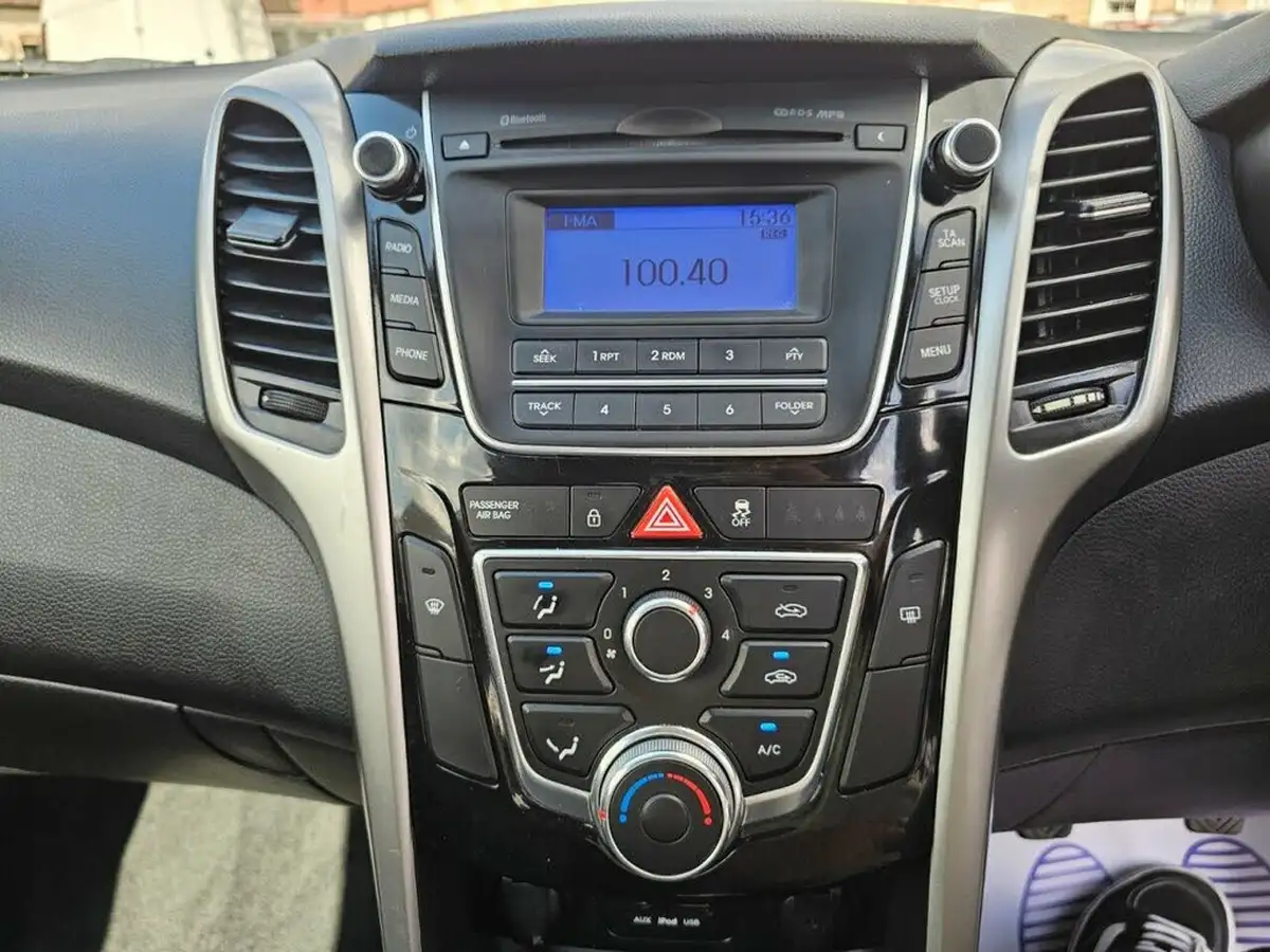 2015-hyundai-i30-14-active-3d-big-20