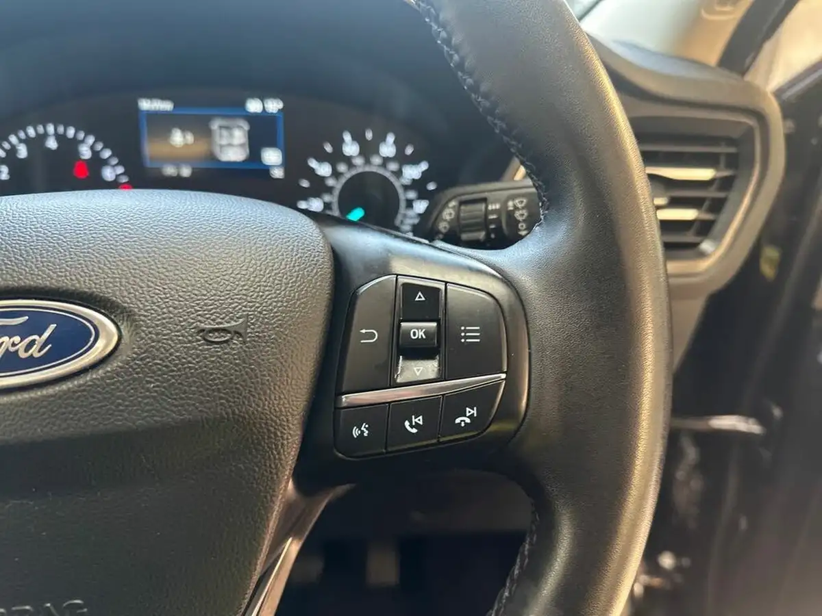 2022-ford-kuga-15t-zetec-big-26