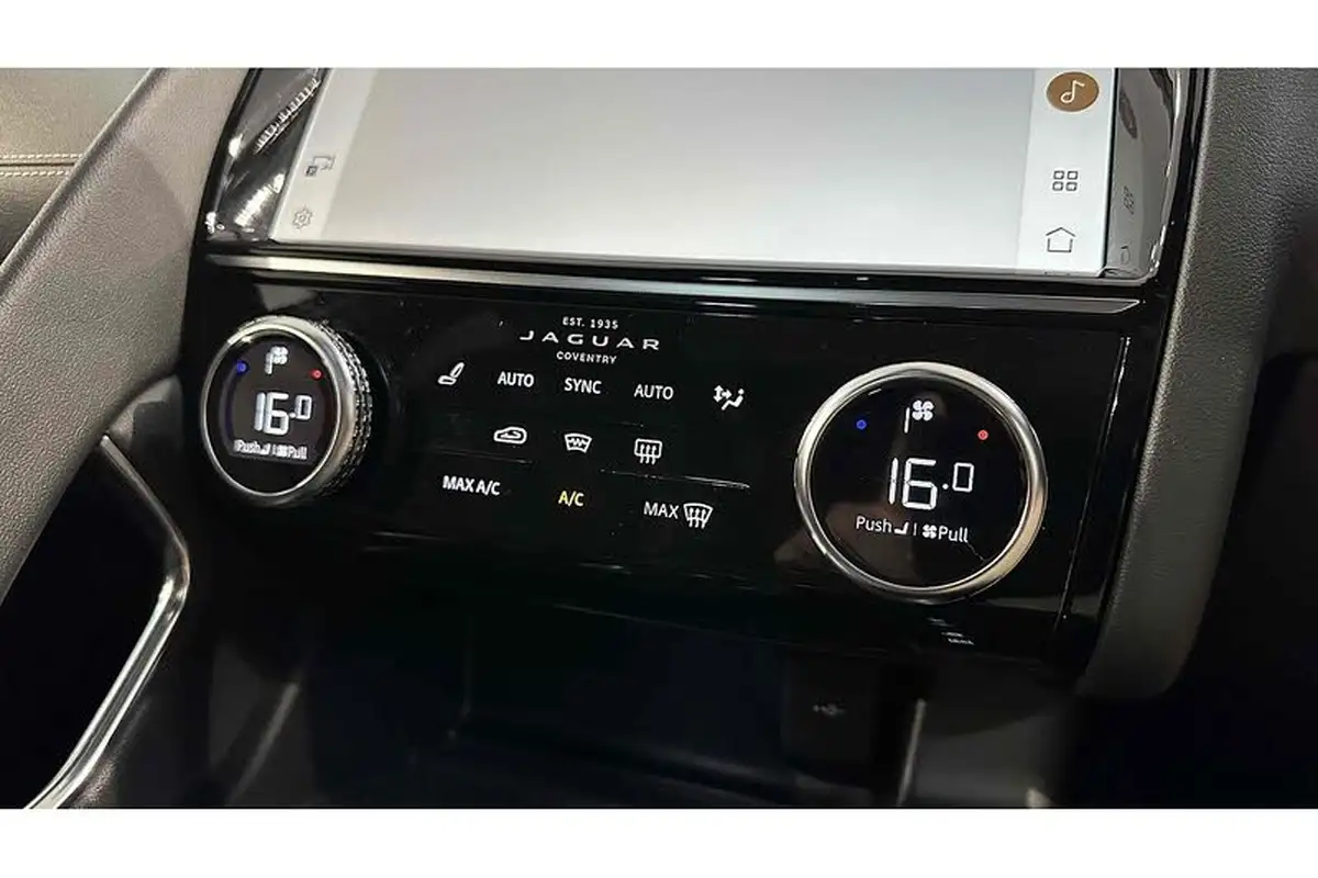 2023-jaguar-e-pace-15-p300e-r-dynamic-black-big-60