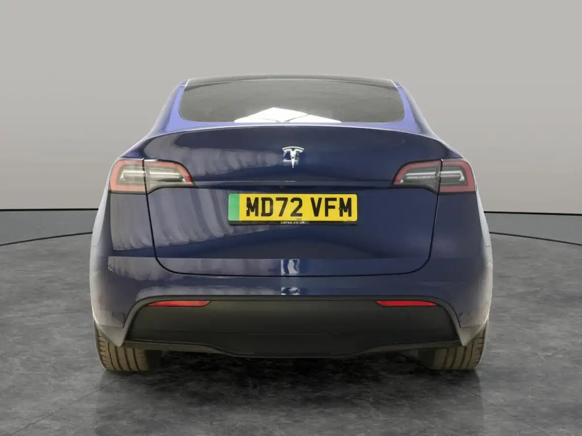 2023-tesla-model-y-e-rwd-big-15