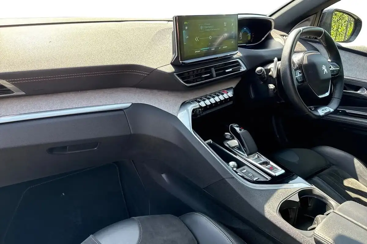 2022-peugeot-3008-suv-16-puretech-gt-premium-225bhp-hybrid-e-eat8-big-13