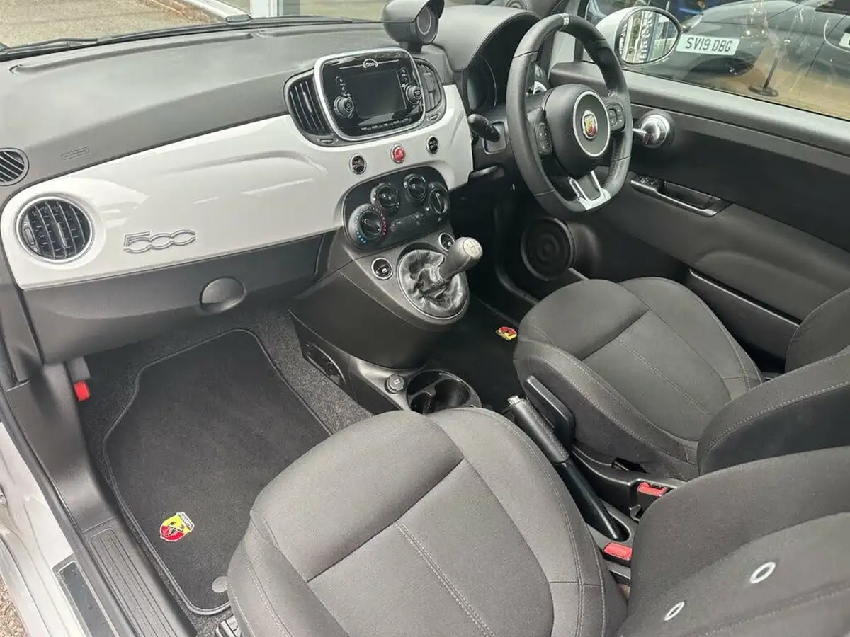 2019-abarth-595-14-tjet-big-12