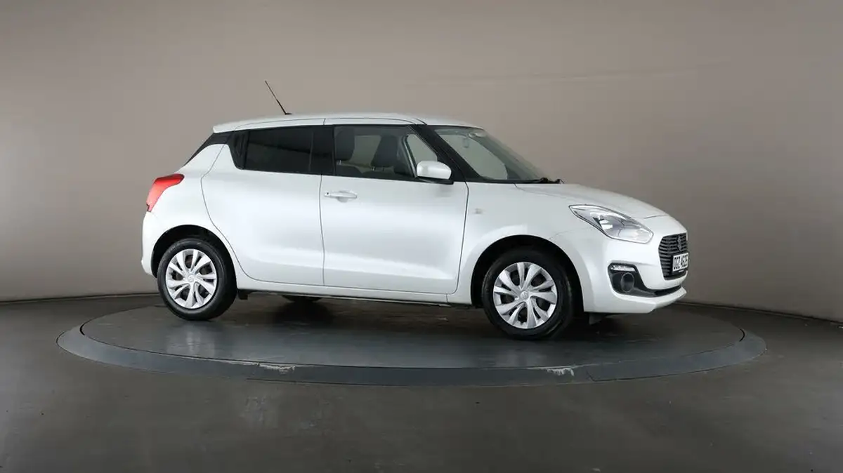2019-suzuki-swift-12-dualjet-attitude-big-55