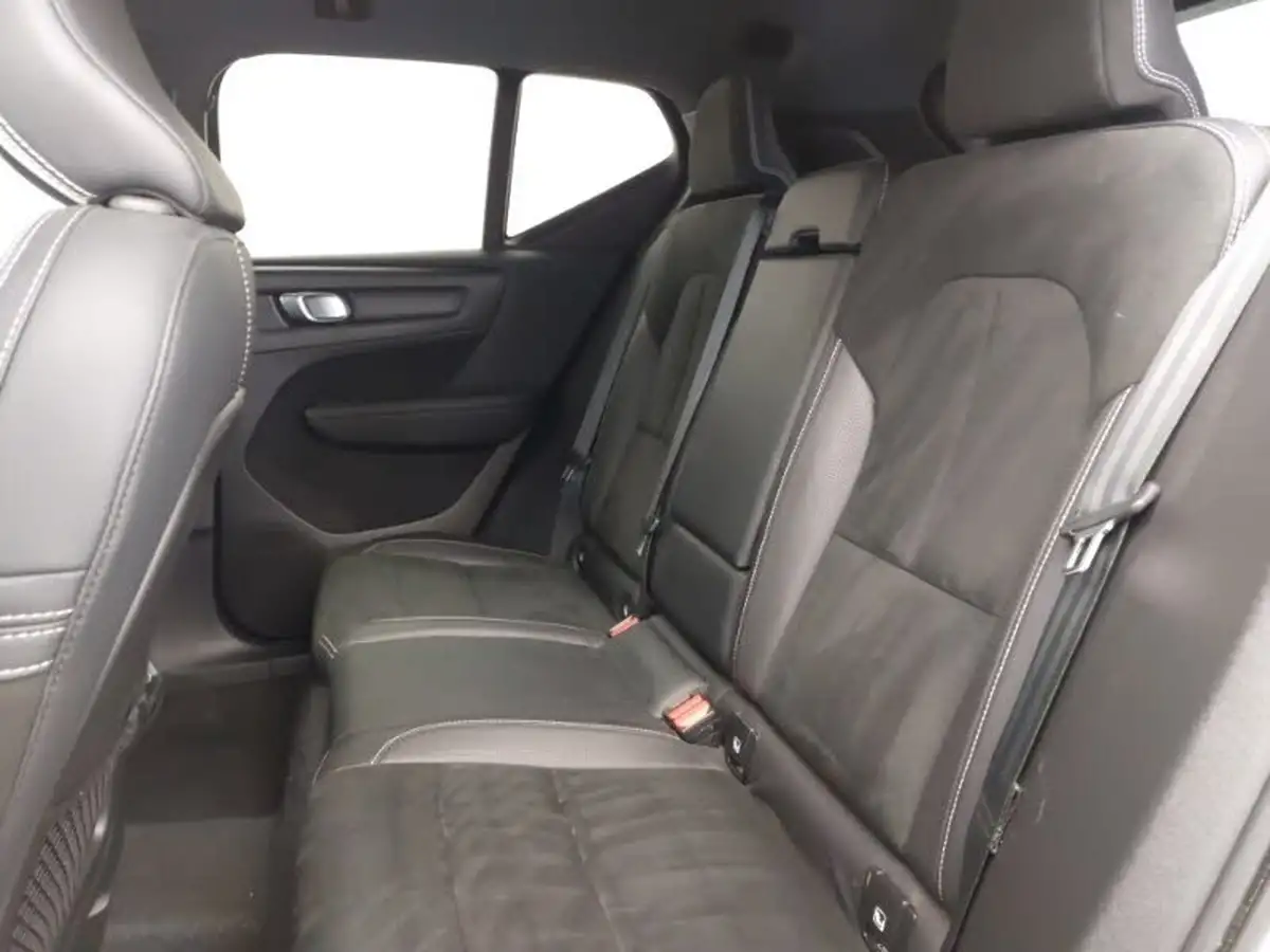 2020-volvo-xc40-15-t3-r-design-big-5