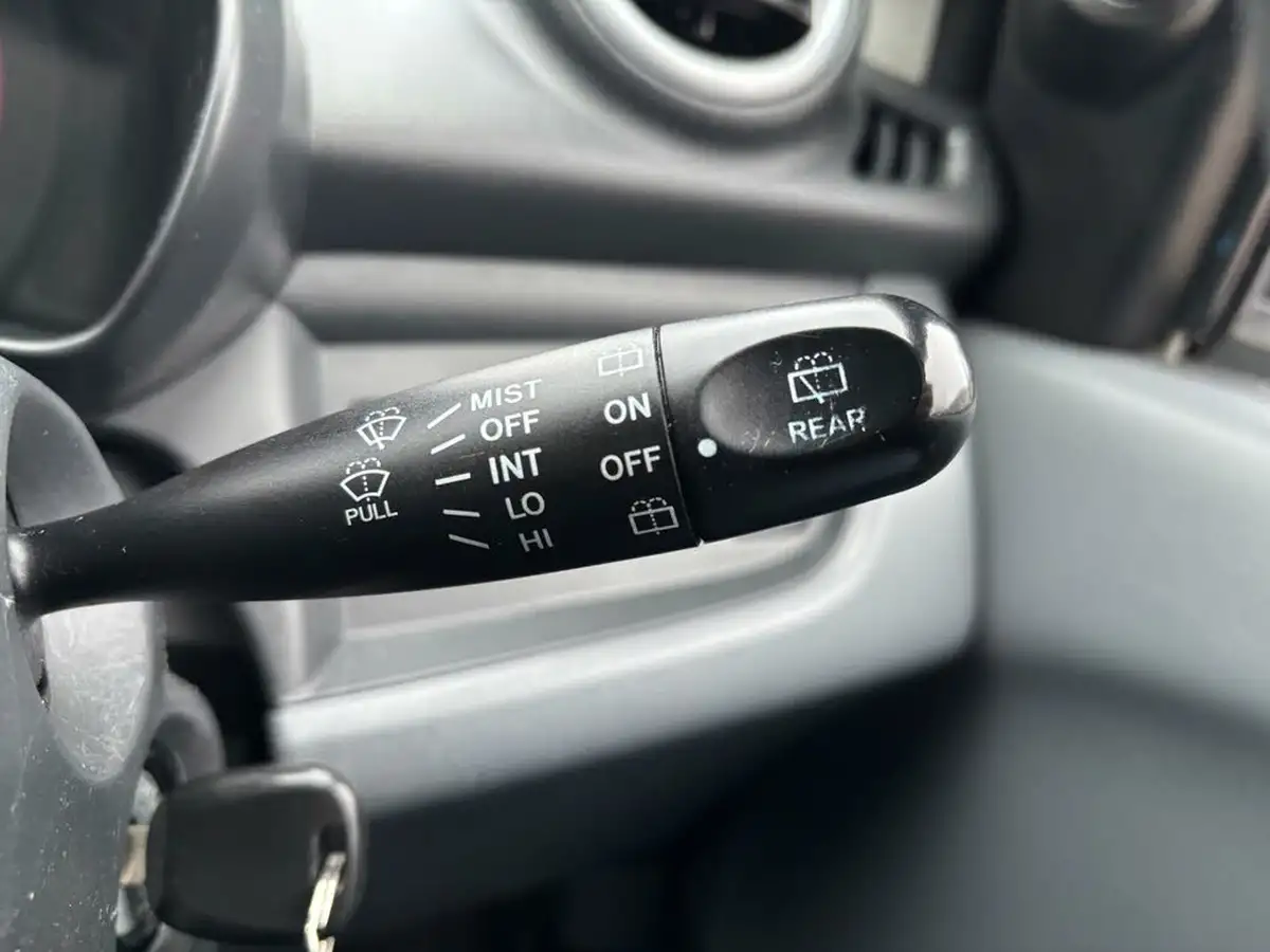 2014-suzuki-alto-10-sz-big-54