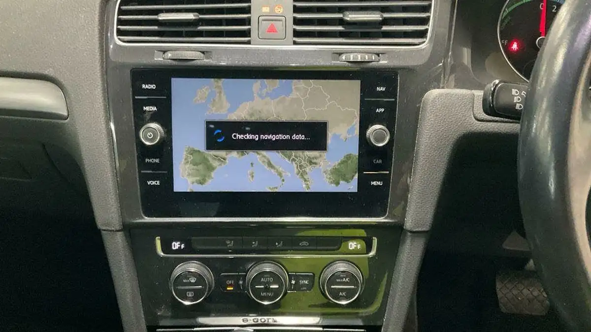 2020-volkswagen-golf-e-e-golf-big-34