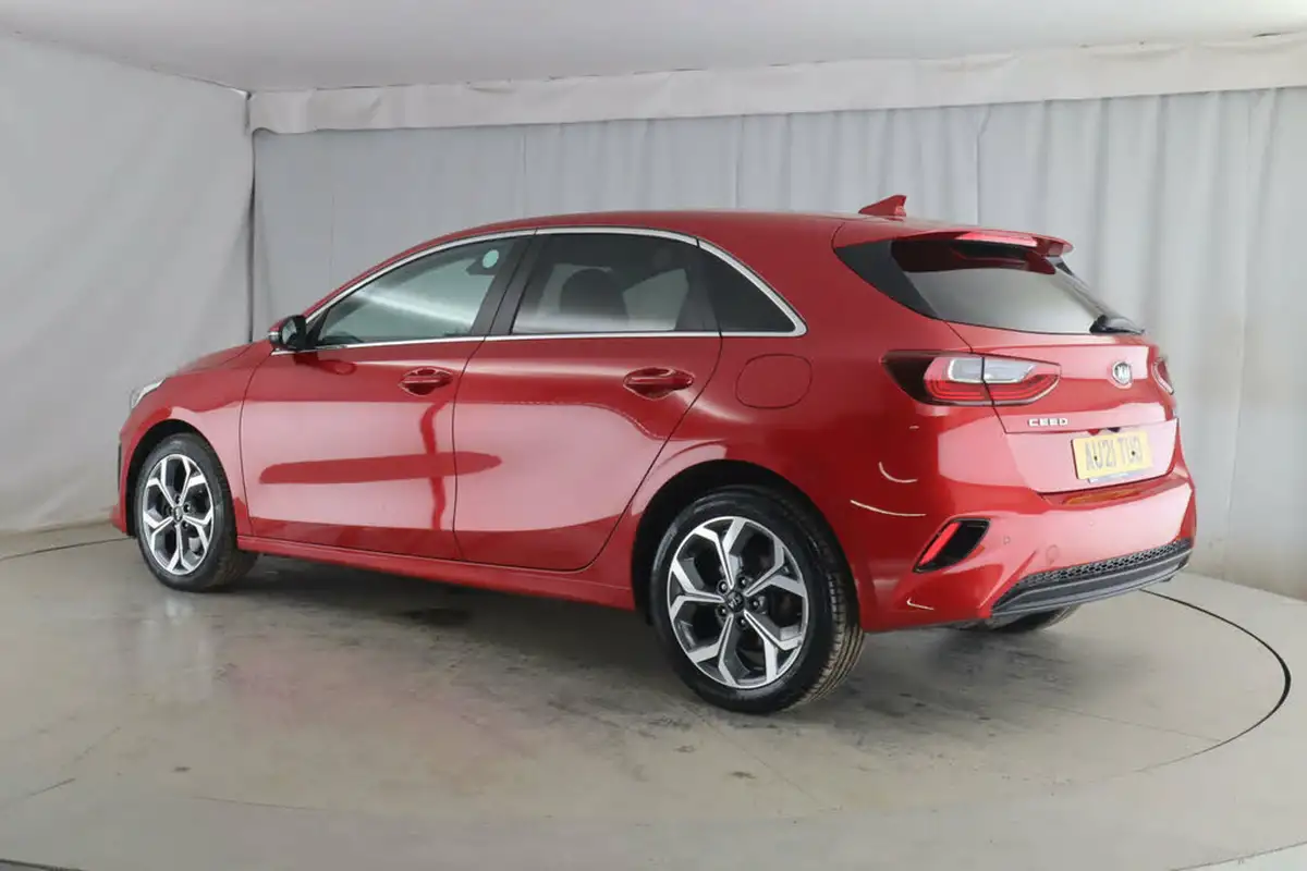 2021-kia-ceed-16crdi-3-48v-mhev-hatchback-big-5