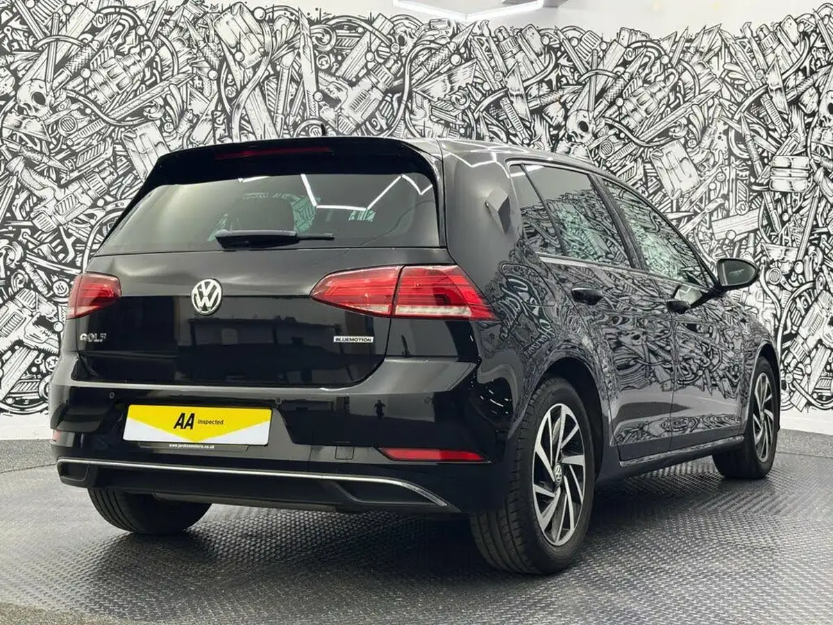 2019-volkswagen-golf-15-tsi-match-130ps-hatchback-5d-big-10
