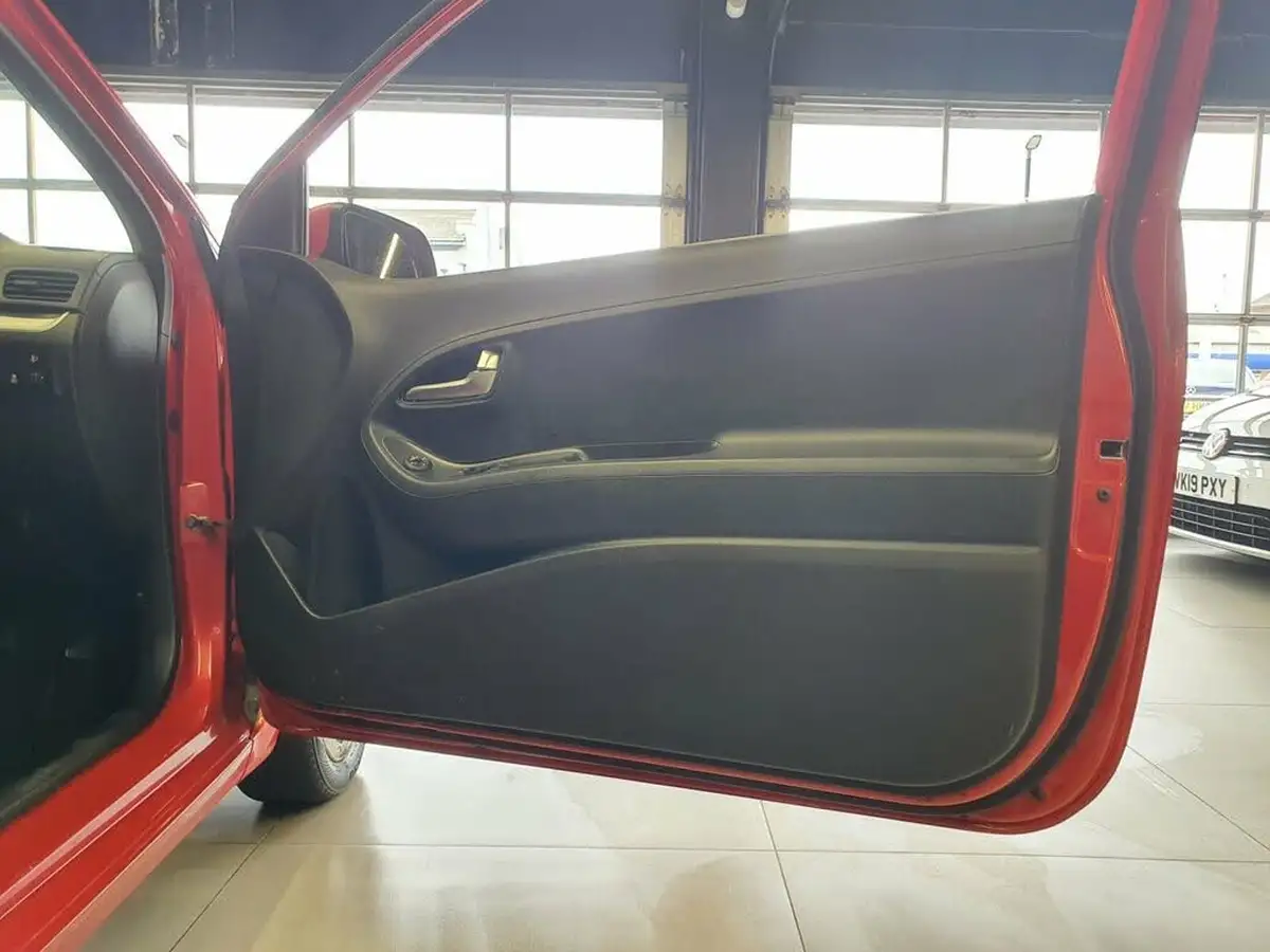 2013-kia-picanto-10-city-big-11