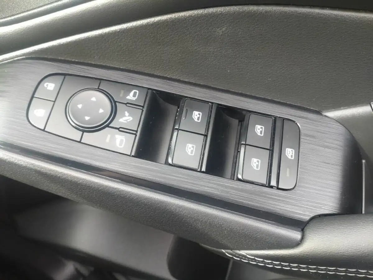 2023-nissan-qashqai-15-acenta-premium-big-13