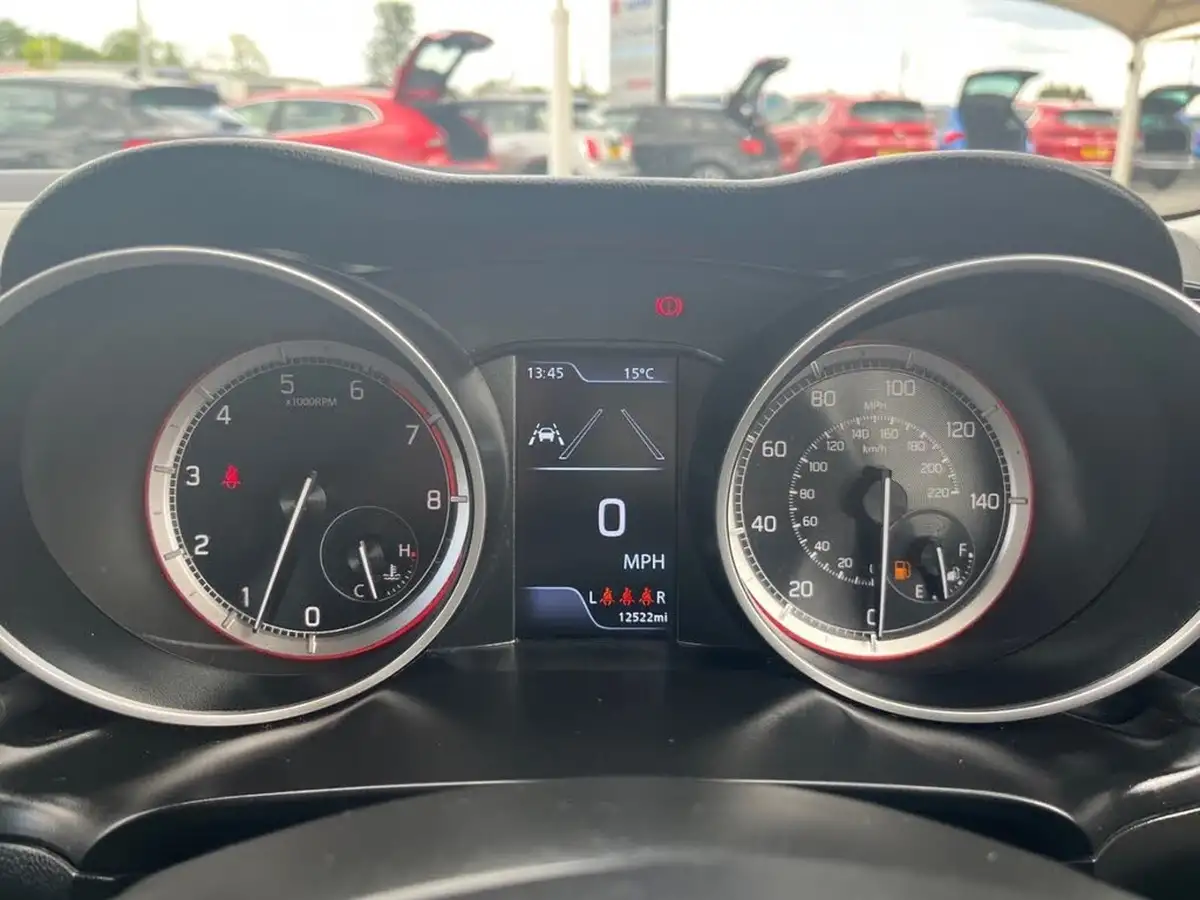 2022-suzuki-swift-12-dualjet-sz5-big-12