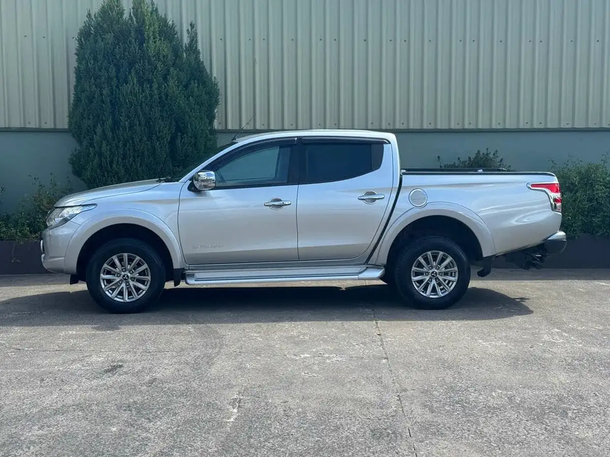 2017-mitsubishi-l200-24di-d-barbarian-178bhp-eu6-big-8