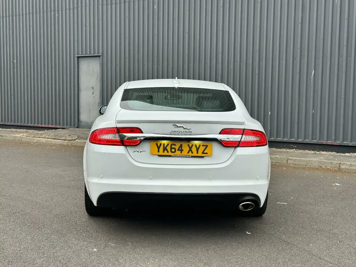 2014-jaguar-xf-22td-r-sport-200ps-saloon-4d-big-4