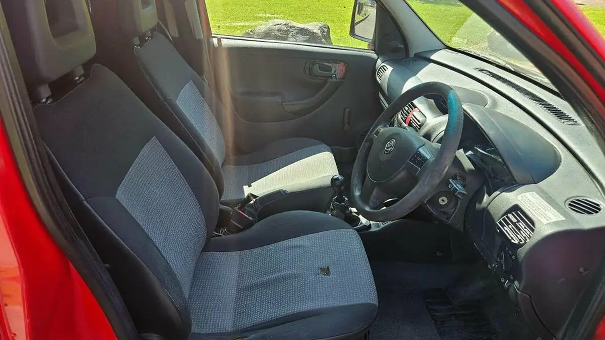 2010-vauxhall-combo-13td-1700-panel-big-13