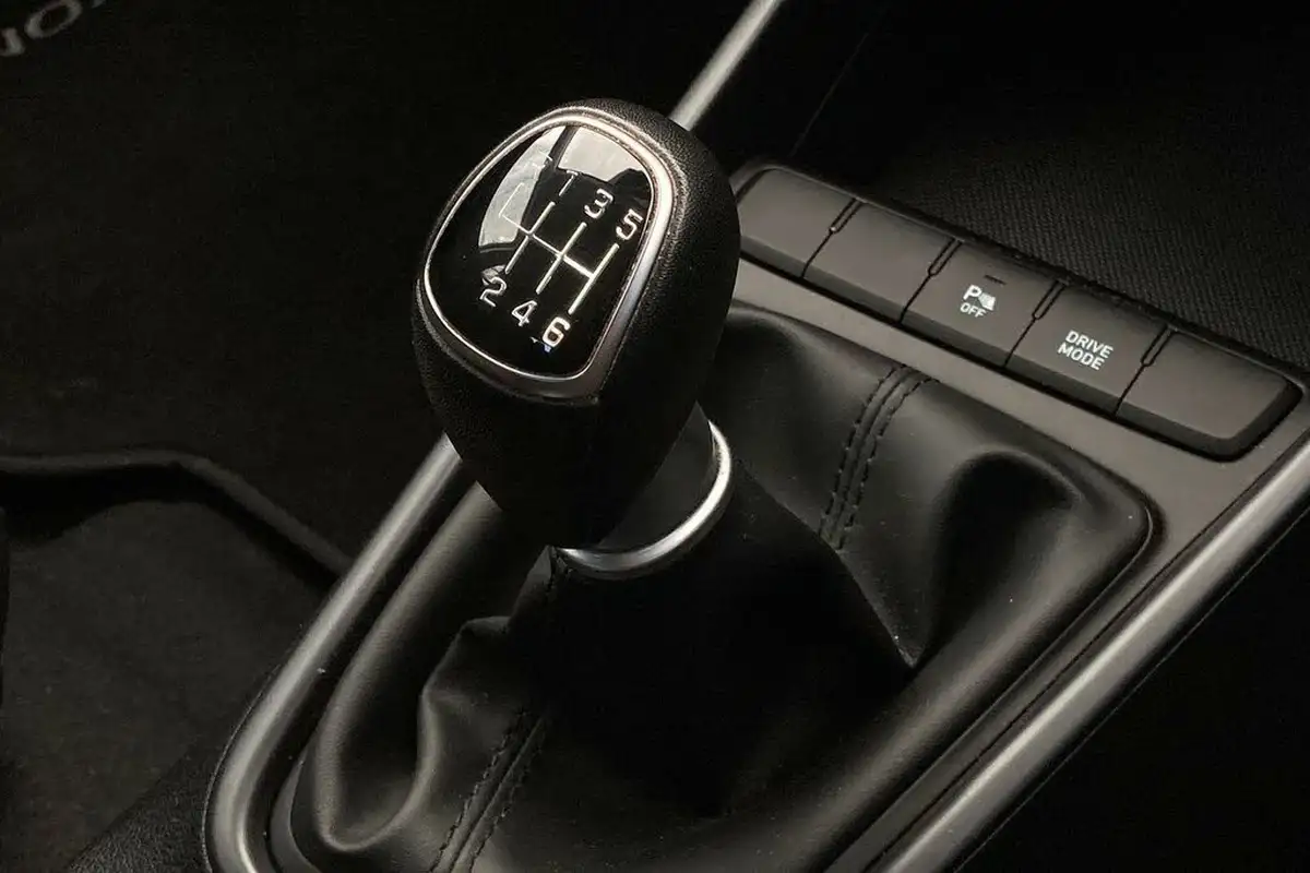 2022-hyundai-bayon-10-t-gdi-se-connect-big-16