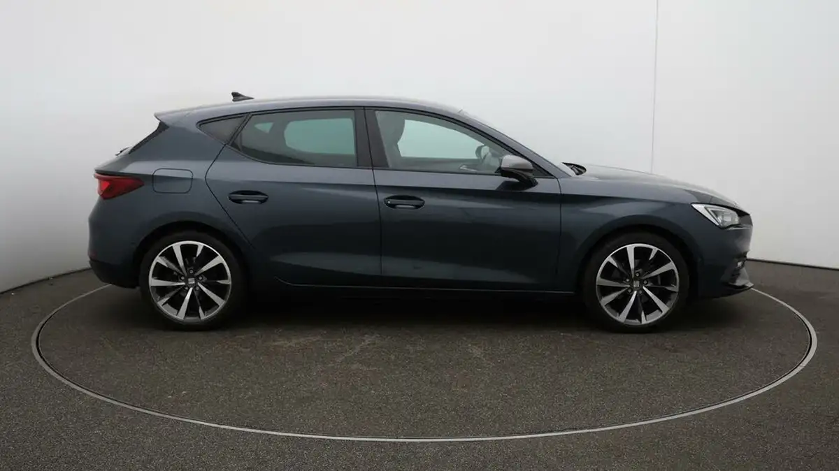 2022-seat-leon-big-49