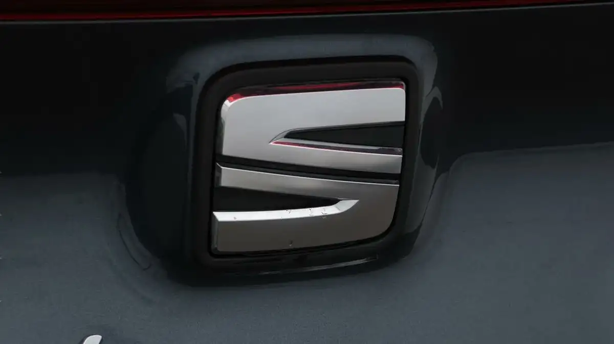2022-seat-leon-big-21