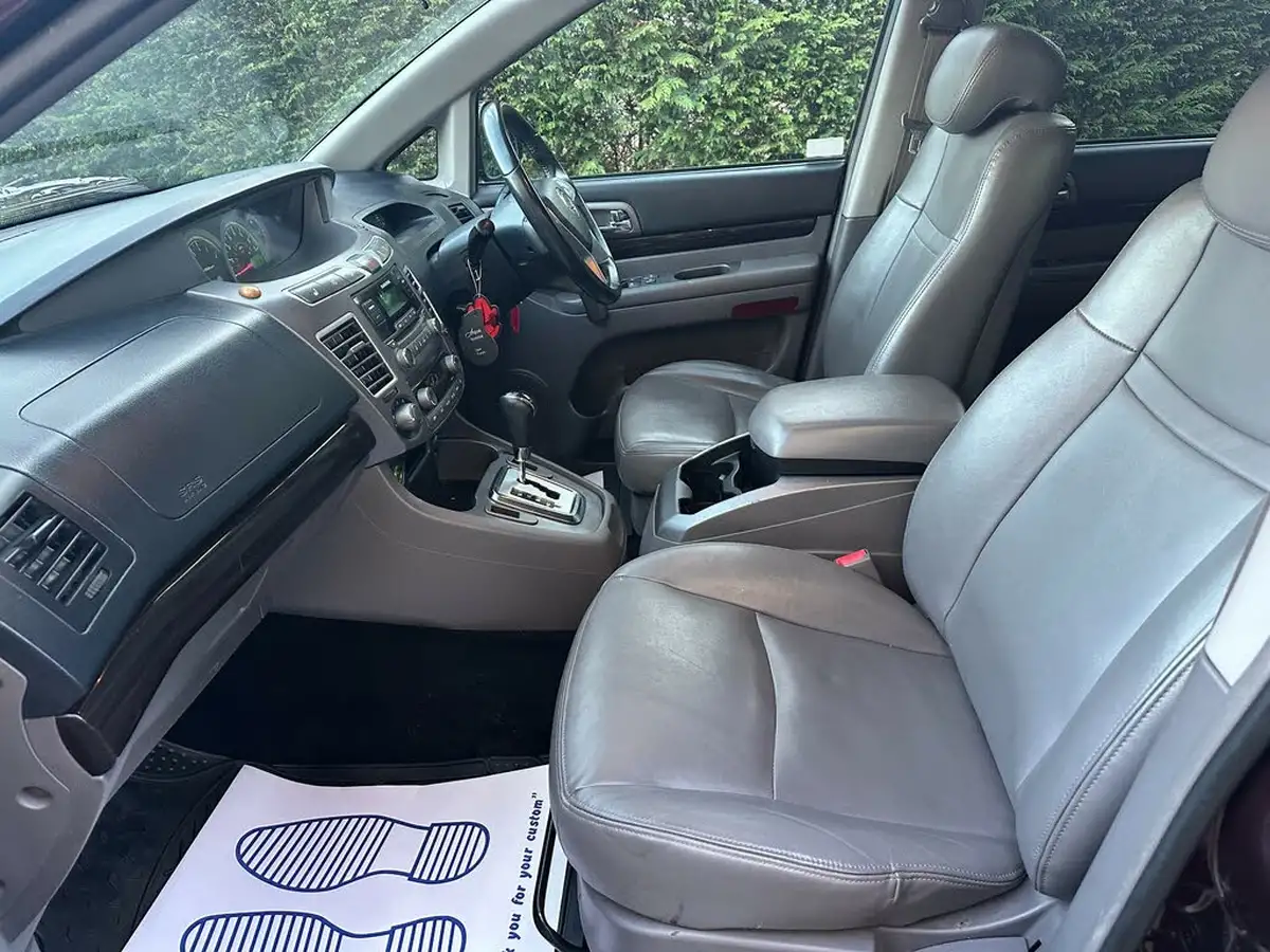 2016-kgm-ssangyong-turismo-20td-es-t-tronic-big-5
