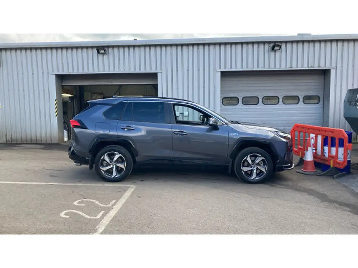 2022-toyota-rav4-25-vvt-i-design-302bhp-plug-in-big-15