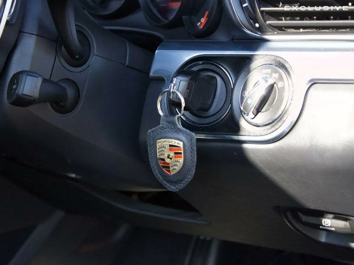 2014-porsche-911-34-carrera-coupe-pdk-big-57