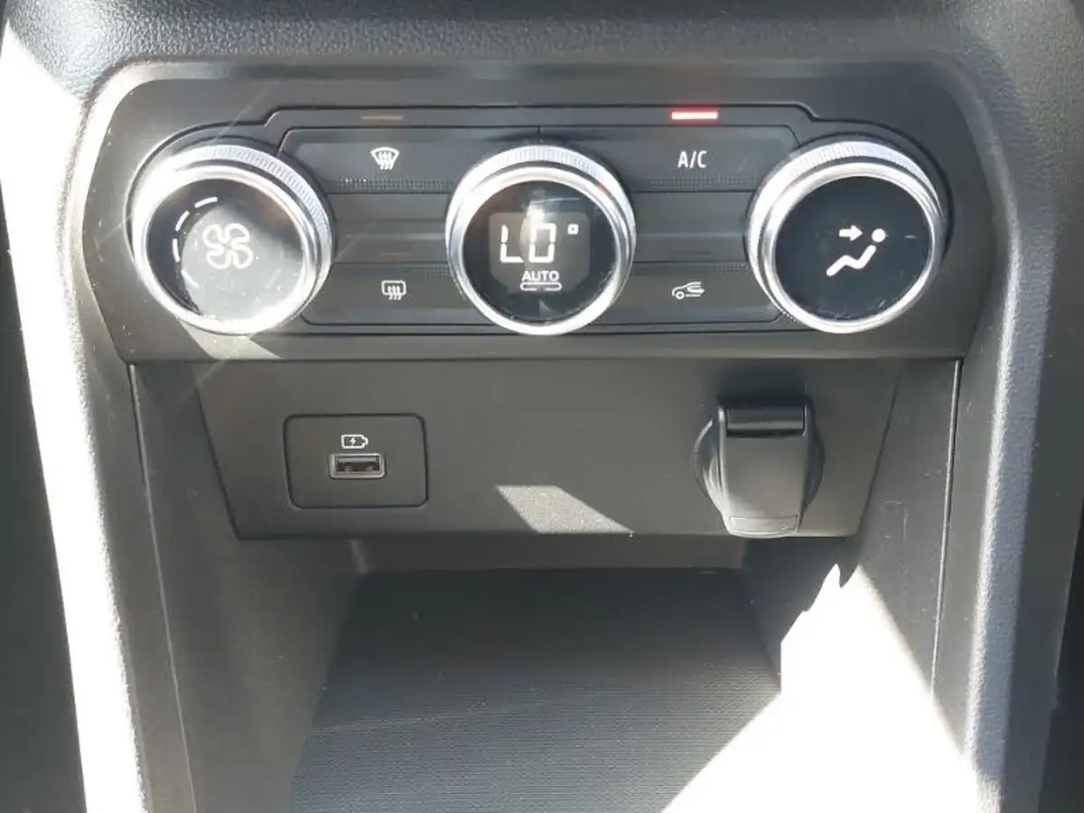 2022-dacia-sandero-stepway-10-tce-prestige-100bhp-bi-fuel-big-17