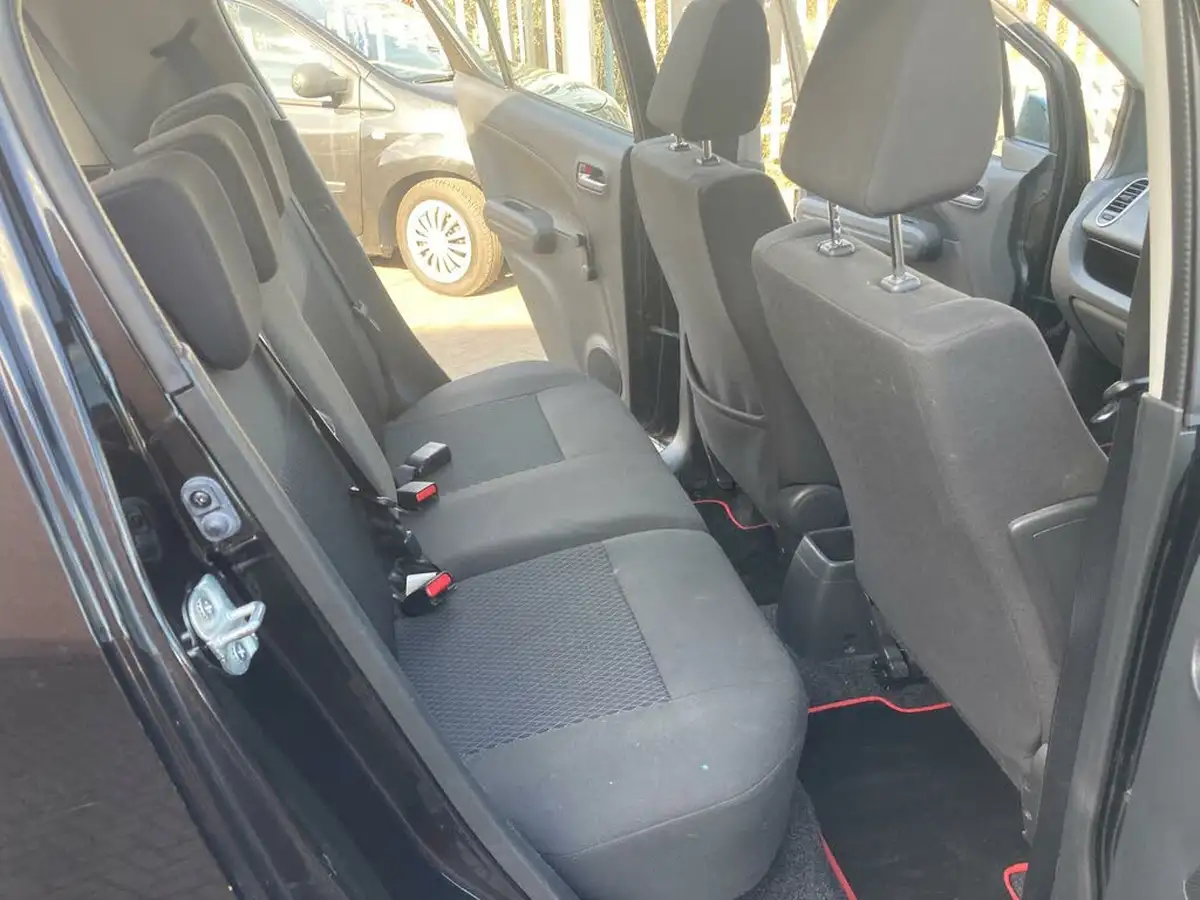 2014-suzuki-splash-10-sz3-big-8