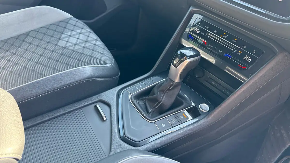 2021-volkswagen-tiguan-15-tsi-r-line-big-23