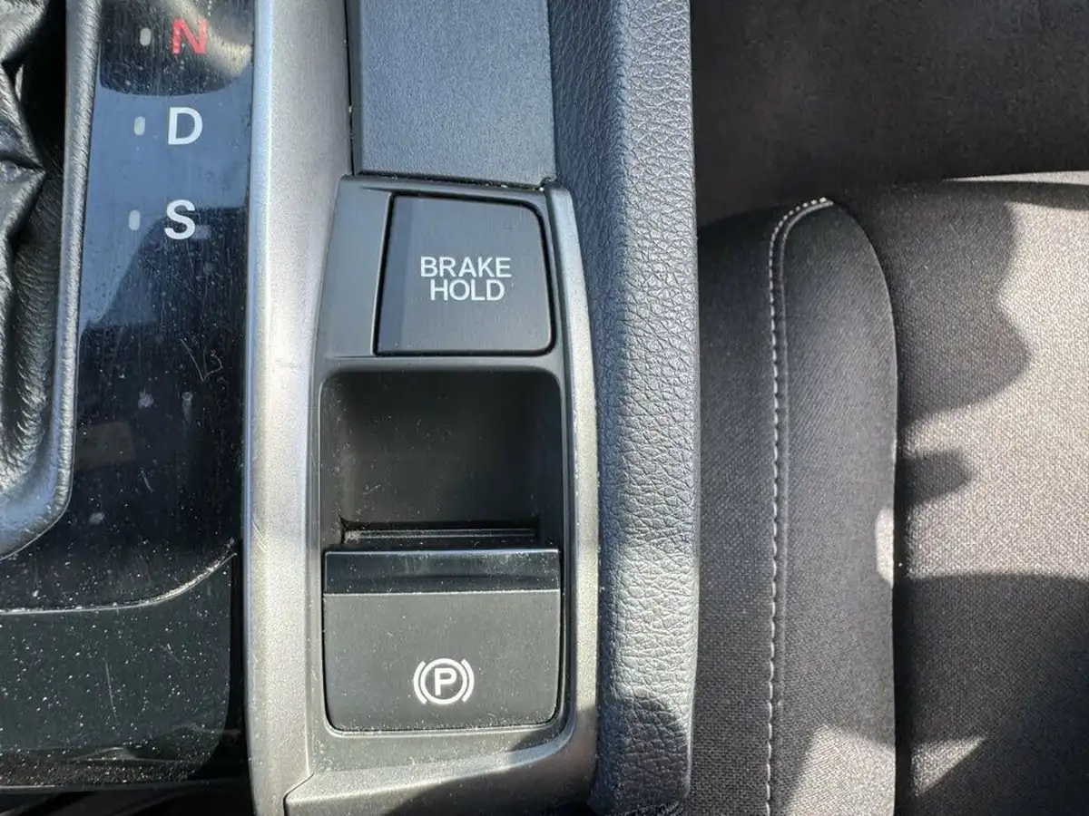 2017-honda-civic-10-vtec-turbo-sr-cvt-big-52
