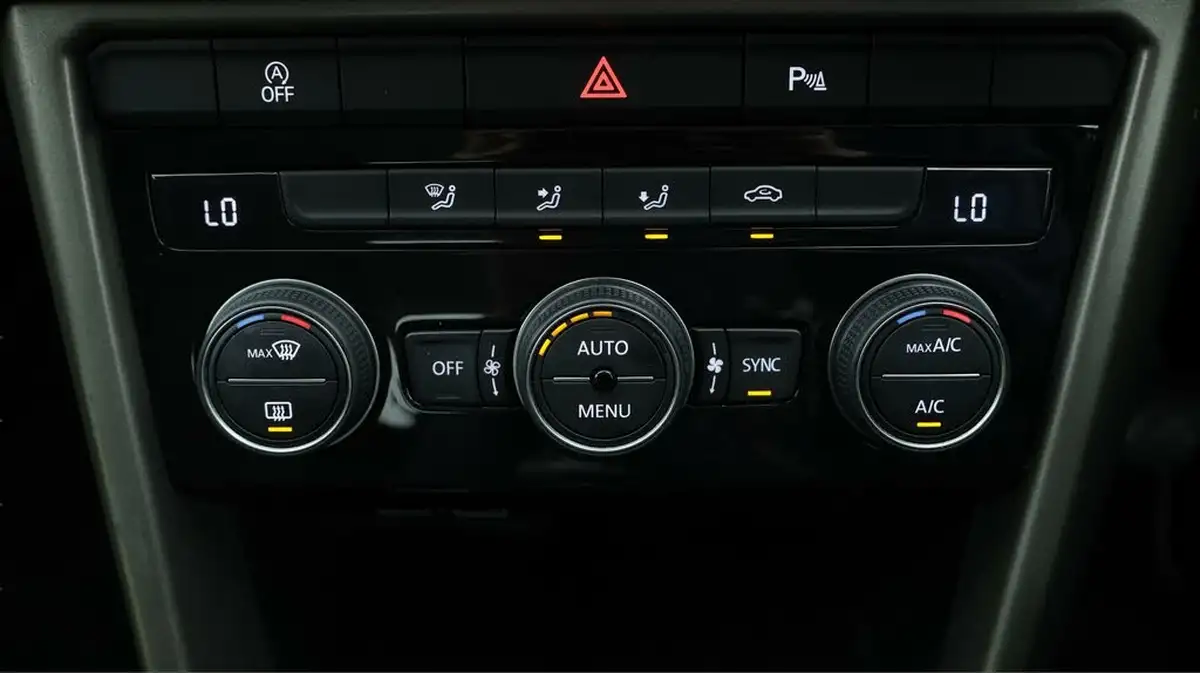 2020-volkswagen-t-roc-10-tsi-se-115ps-big-12