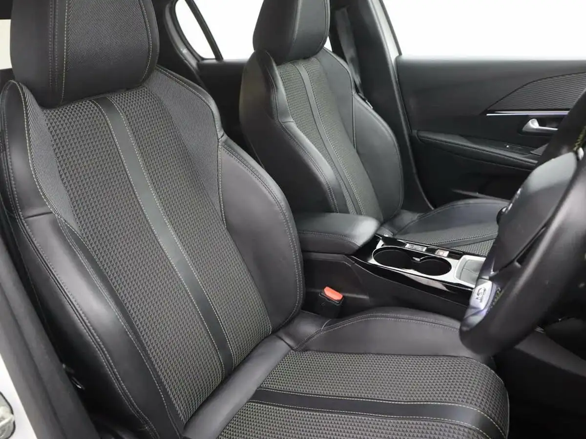 2020-peugeot-208-12-puretech-gt-line-100bhp-big-10