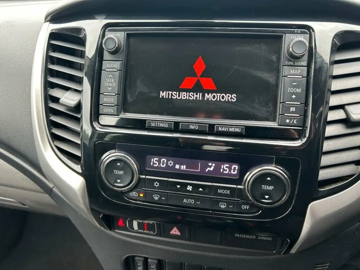 2016-mitsubishi-l200-24di-d-barbarian-big-8