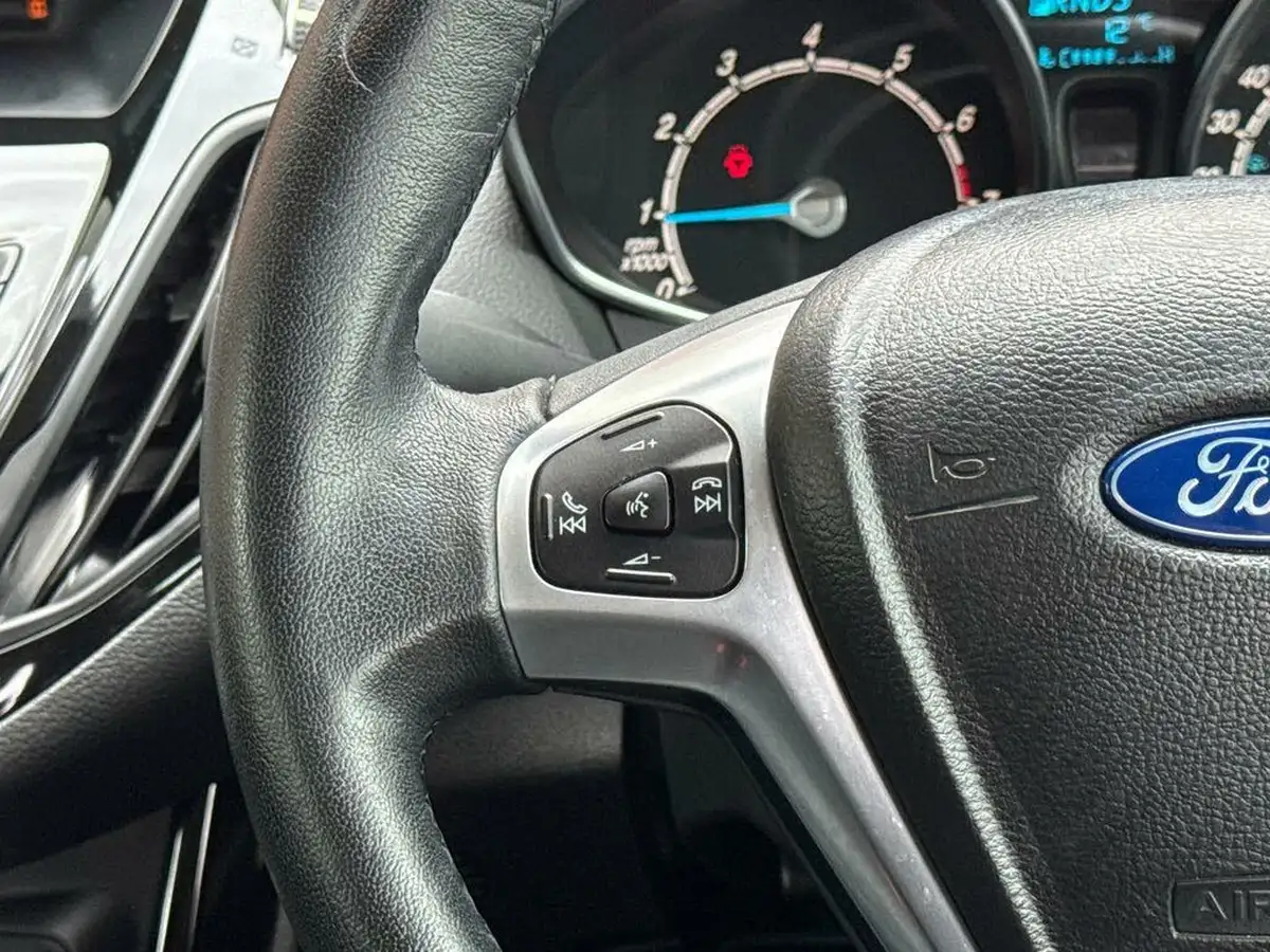2015-ford-b-max-16-zetec-big-21