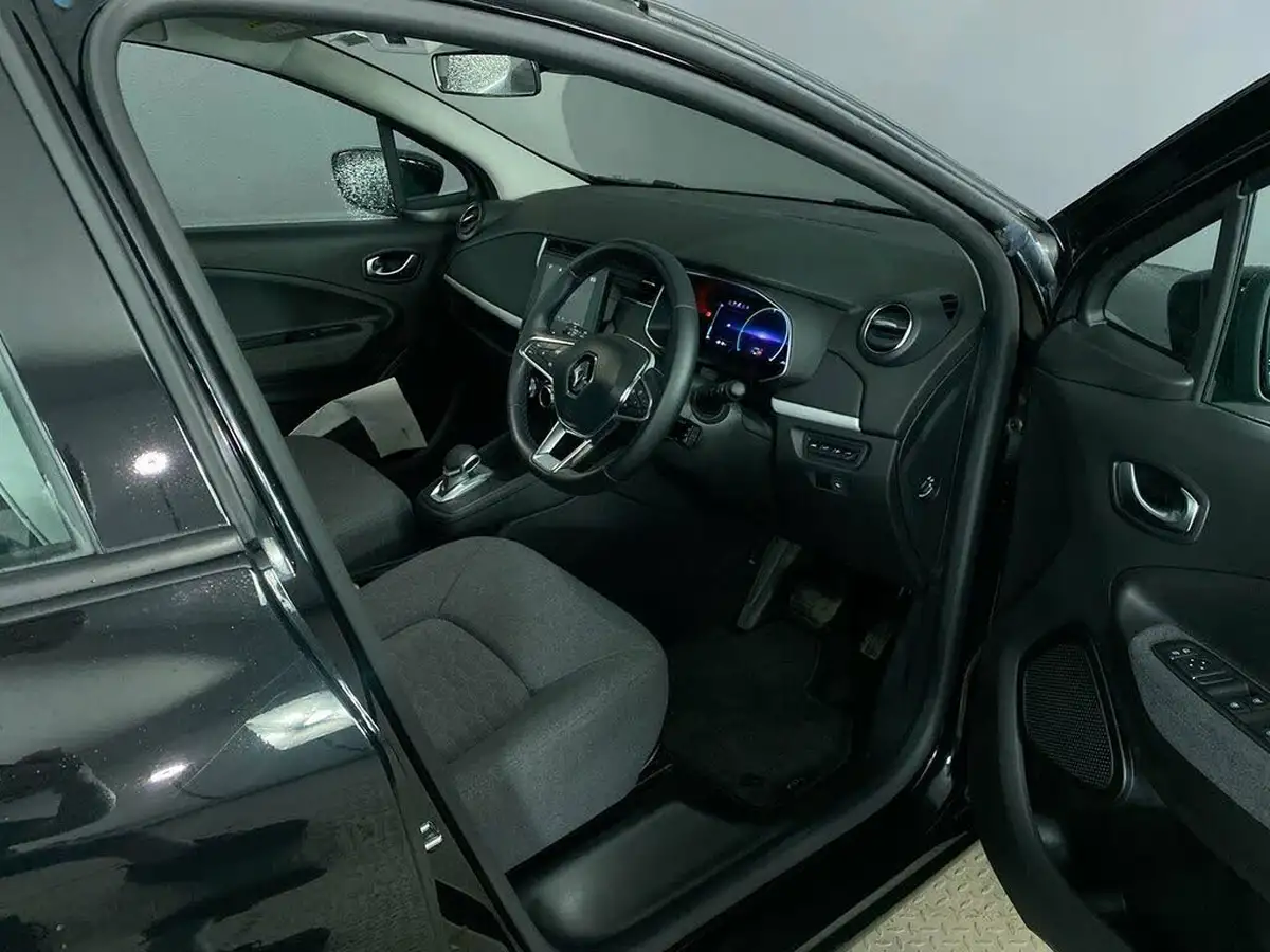 2021-renault-zoe-e-iconic-135ps-r135ev50-rapid-charge-big-14