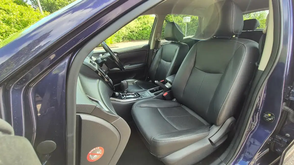 2015-nissan-pulsar-12-tekna-xtronic-big-33