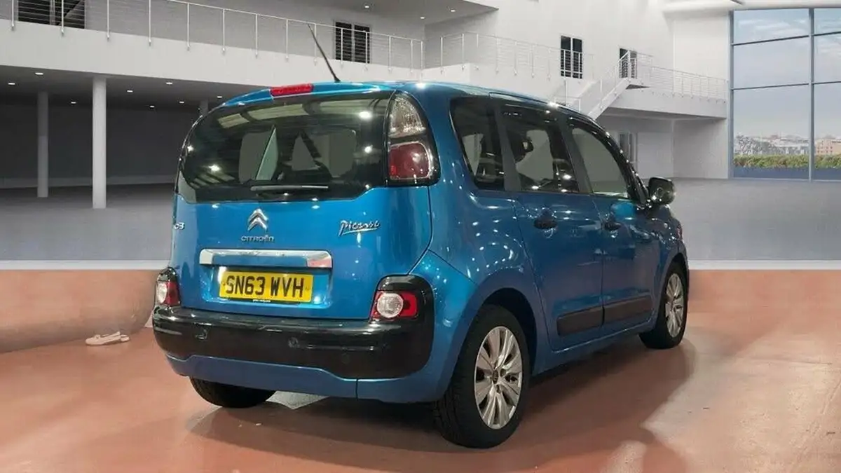 2013-citroen-c3-picasso-16-vtr-big-7