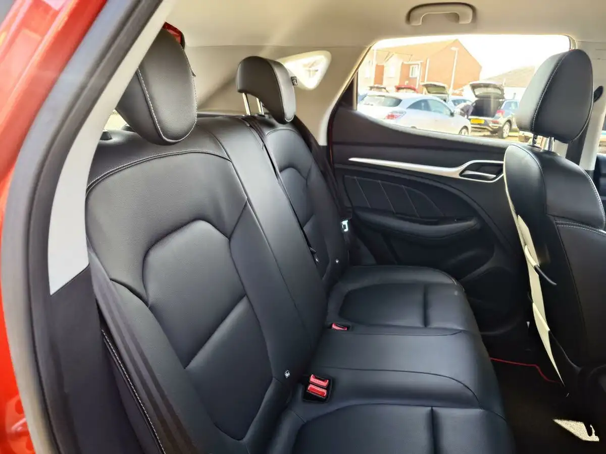 2020-mg-zs-suv-10t-gdi-exclusive-111ps-big-26