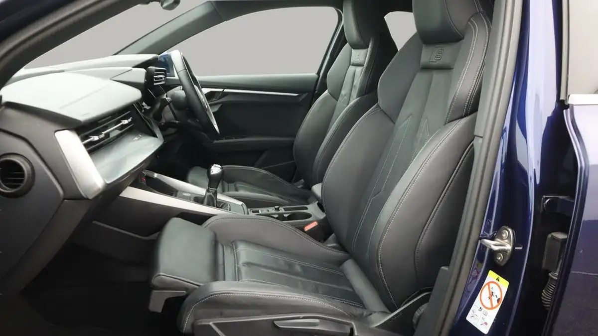 2023-audi-a3-15-35-tfsi-s-line-sportback-5d-big-14