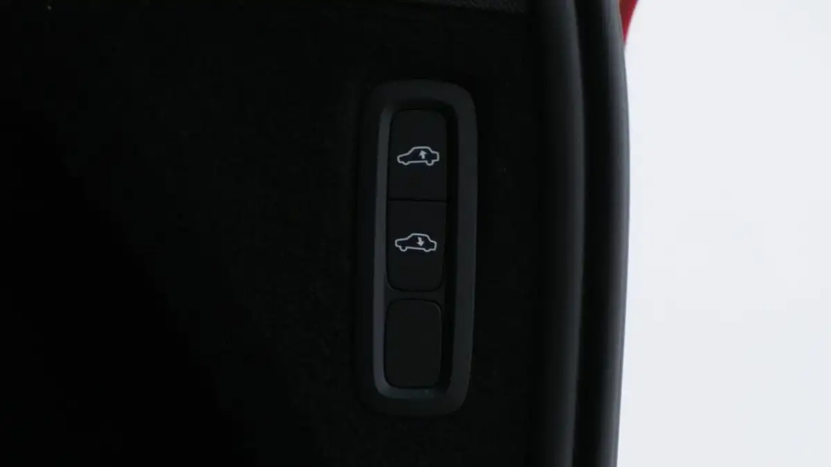 2024-volvo-xc90-20-t8-ultimate-dark-big-17