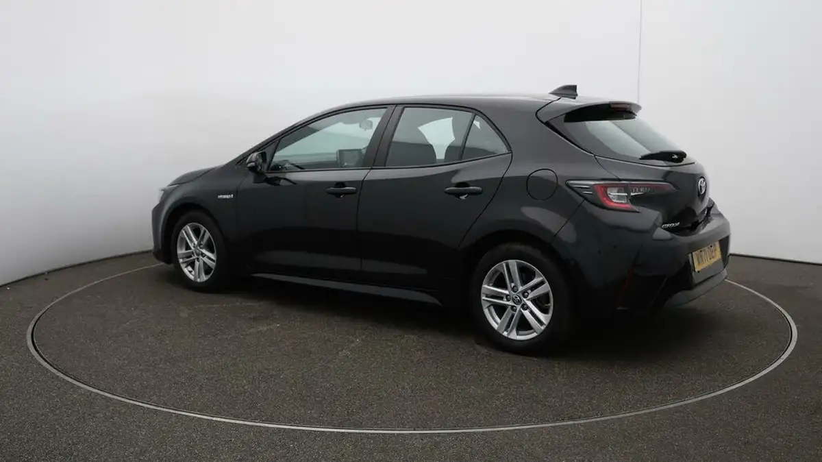 2021-toyota-corolla-18-vvt-i-icon-tech-trk-hatchback-5d-big-38