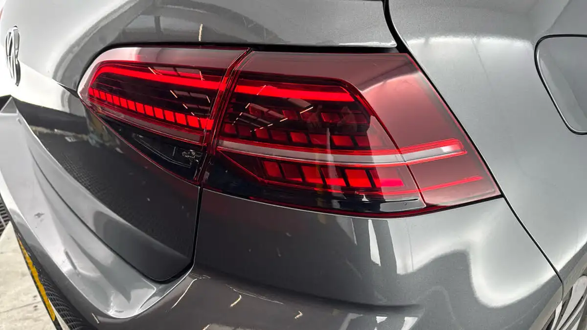 2019-volkswagen-golf-e-e-golf-big-25
