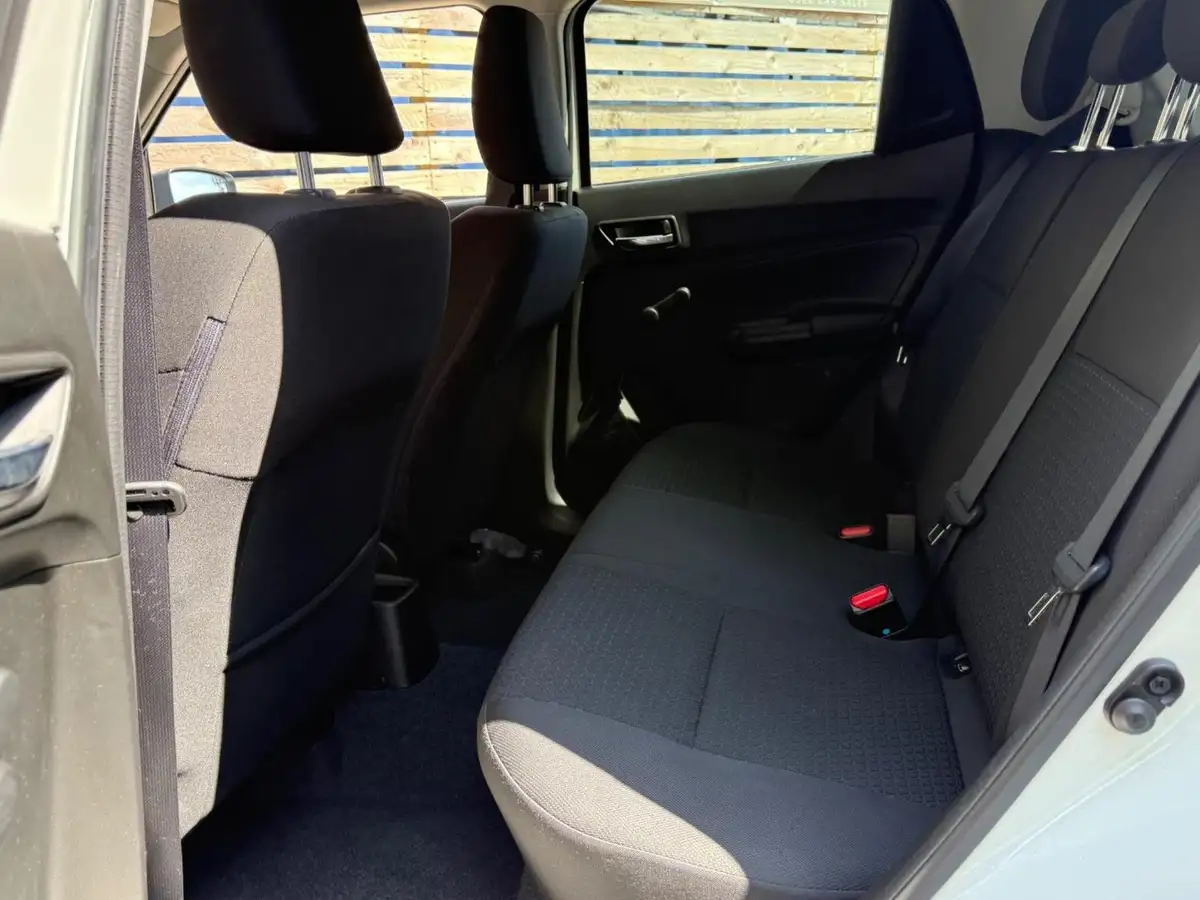 2018-suzuki-swift-10-boosterjet-sz-t-111ps-big-6