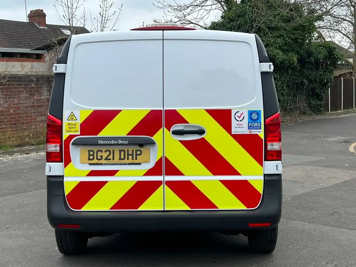 2021-mercedes-benz-vito-18-cdi-110-progressive-l1-panel-big-46