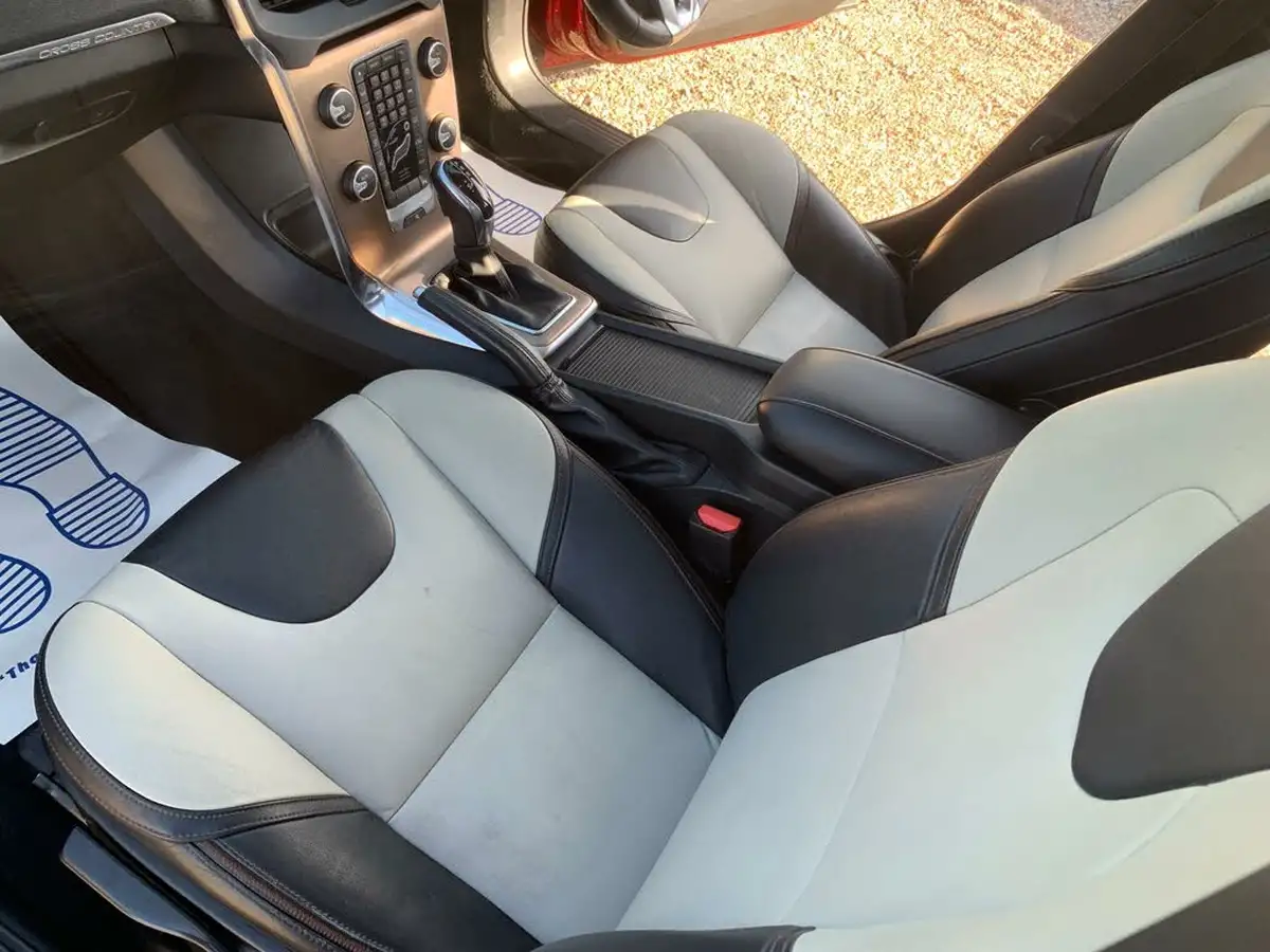 2015-volvo-v40-20td-d2-cross-country-lux-nav-geartronic-big-29