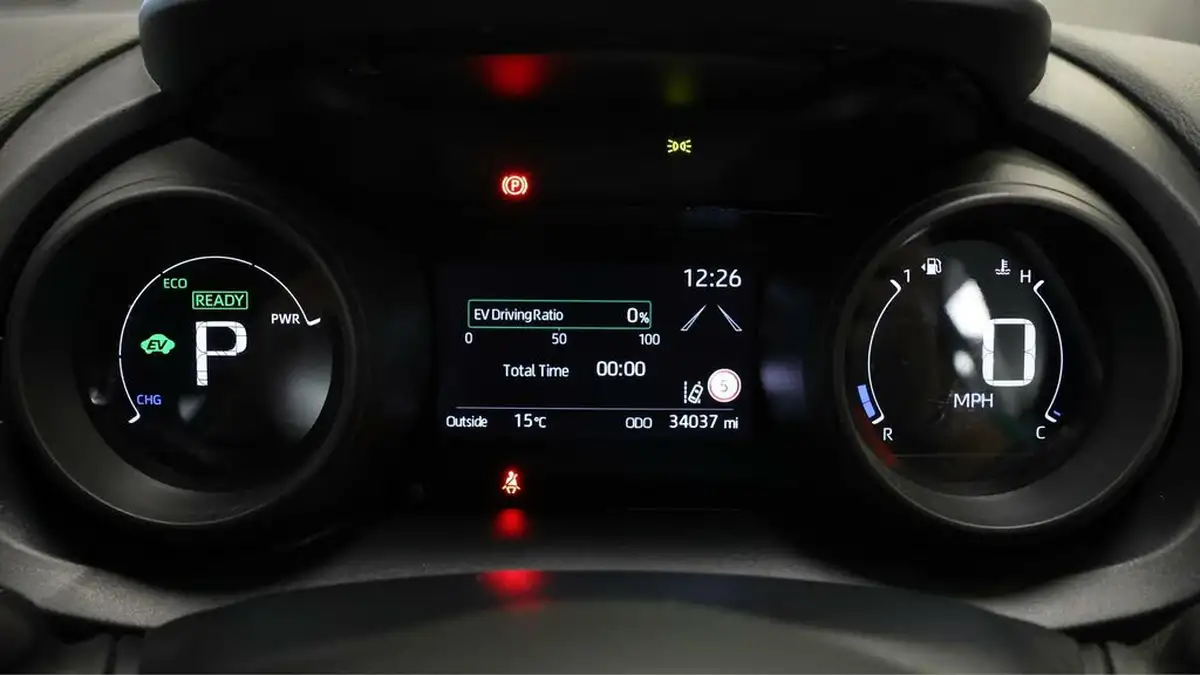 2023-toyota-yaris-cross-15-vvt-i-icon-big-10