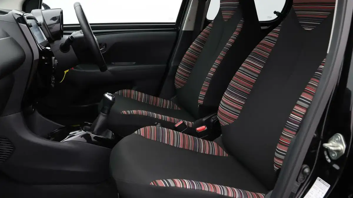 2021-citroen-c1-10-vti-shine-5d-big-13