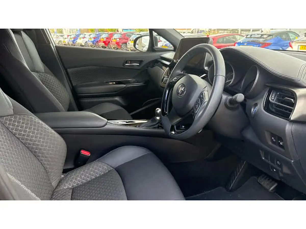 2023-toyota-c-hr-20-vvt-i-design-big-10
