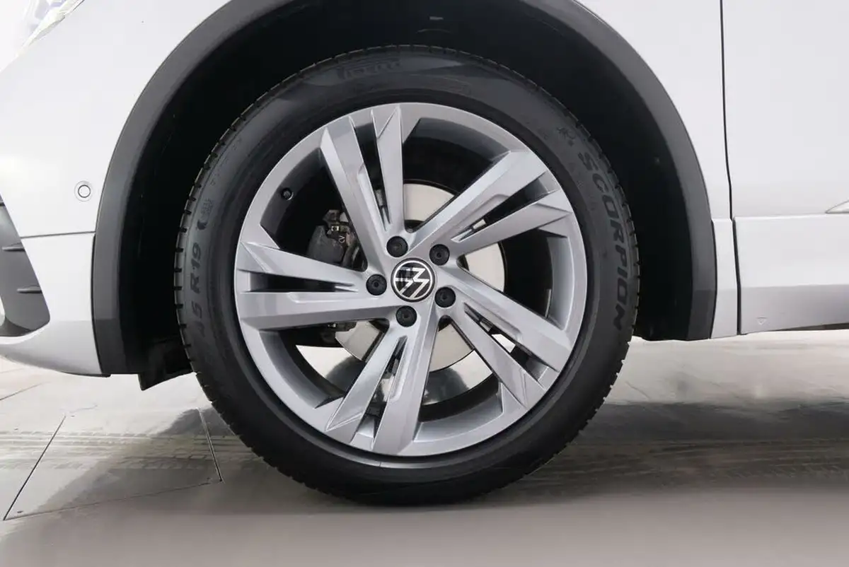 2024-volkswagen-tiguan-15-tsi-r-line-edition-big-52
