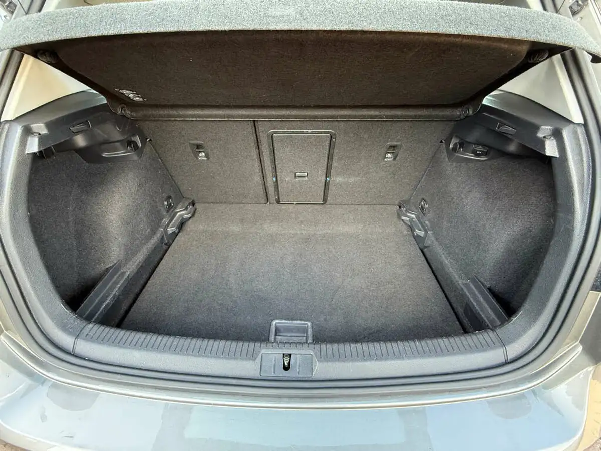 2014-volkswagen-golf-20tdi-se-ss-hatchback-5d-dsg-big-18