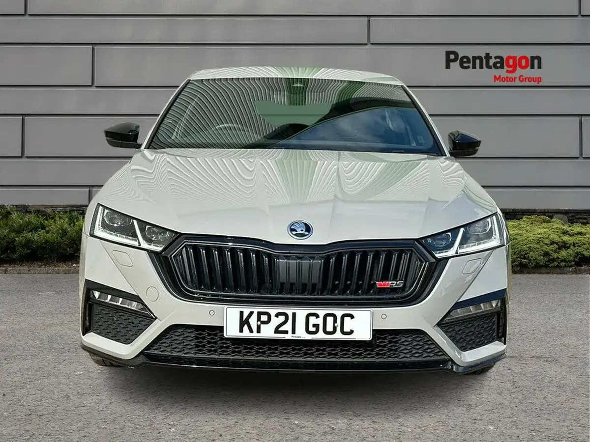 2021-skoda-octavia-20tdi-vrs-4x4-hatchback-big-15
